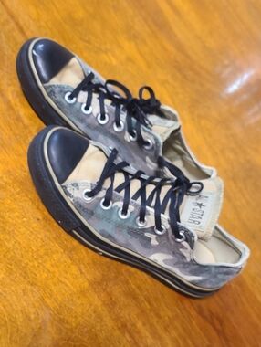 Converse Low Top Sneaker in Camouflage. 2004 Rare No Felt On Tread